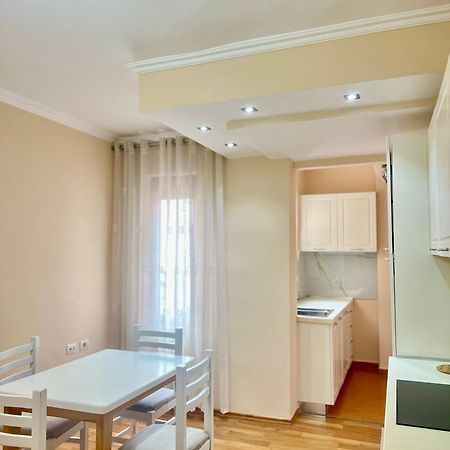 Skanderbeg Square Apartment 02 Tirana Buitenkant foto