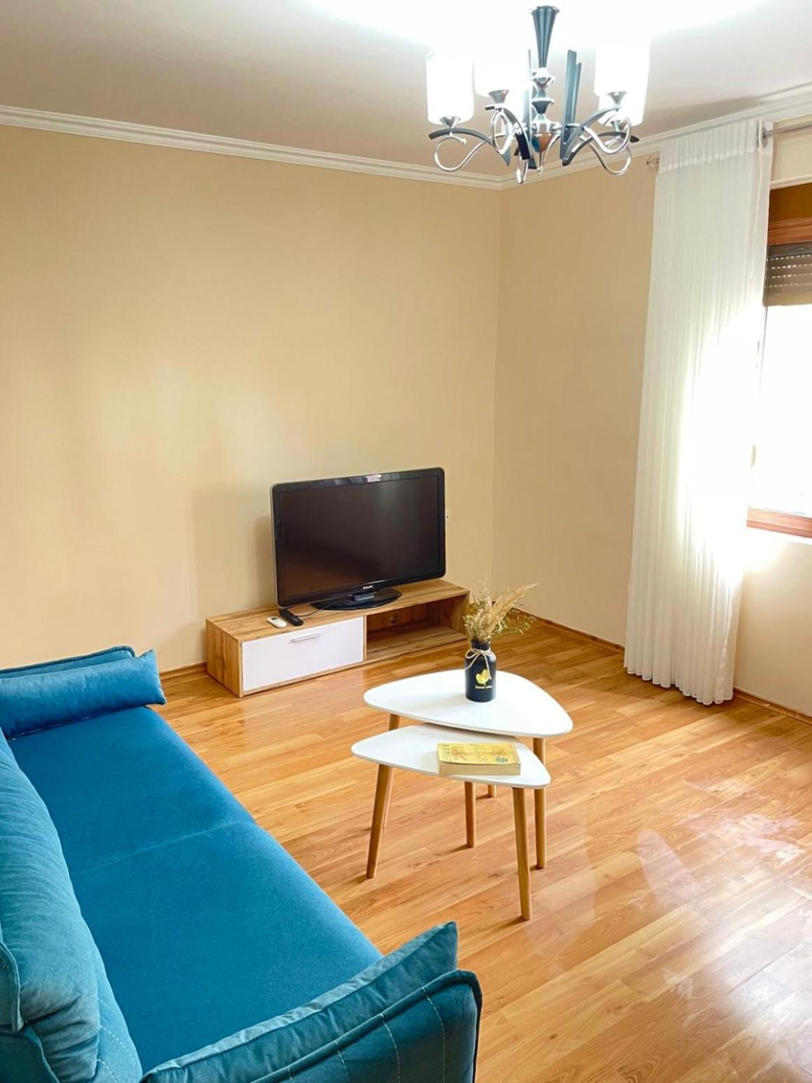 Skanderbeg Square Apartment 02 Tirana Buitenkant foto