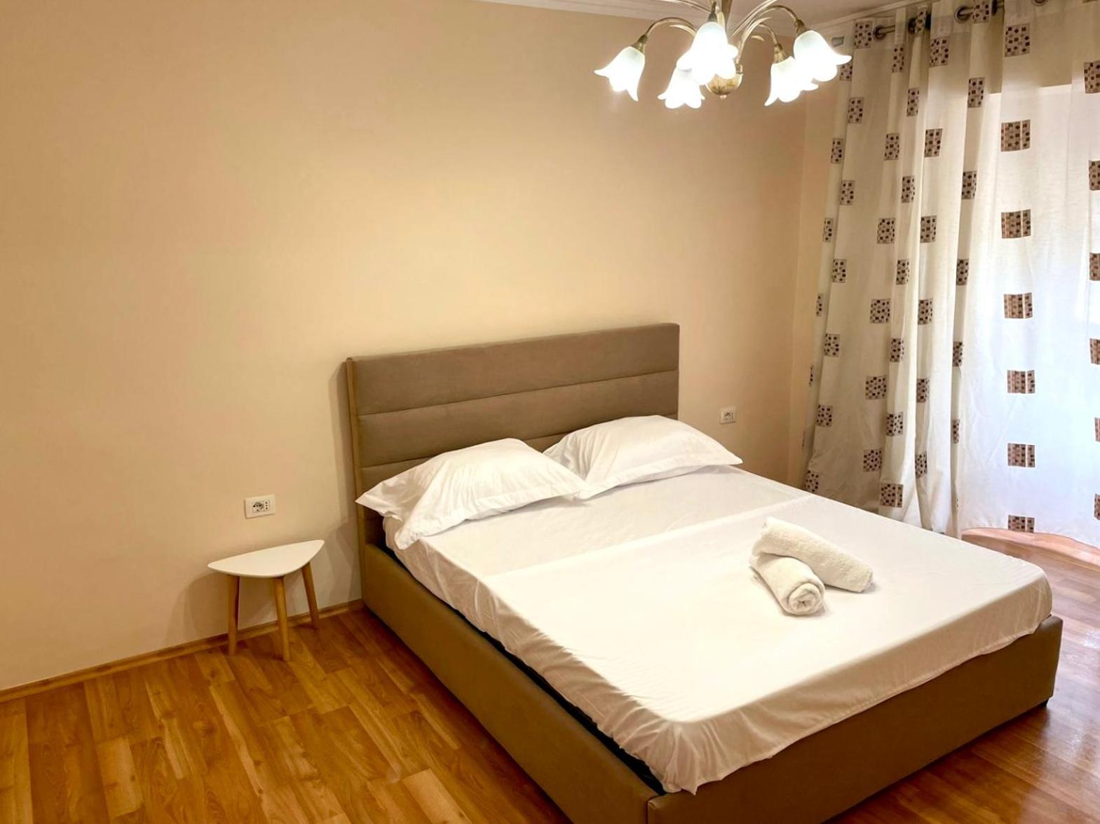 Skanderbeg Square Apartment 02 Tirana Buitenkant foto