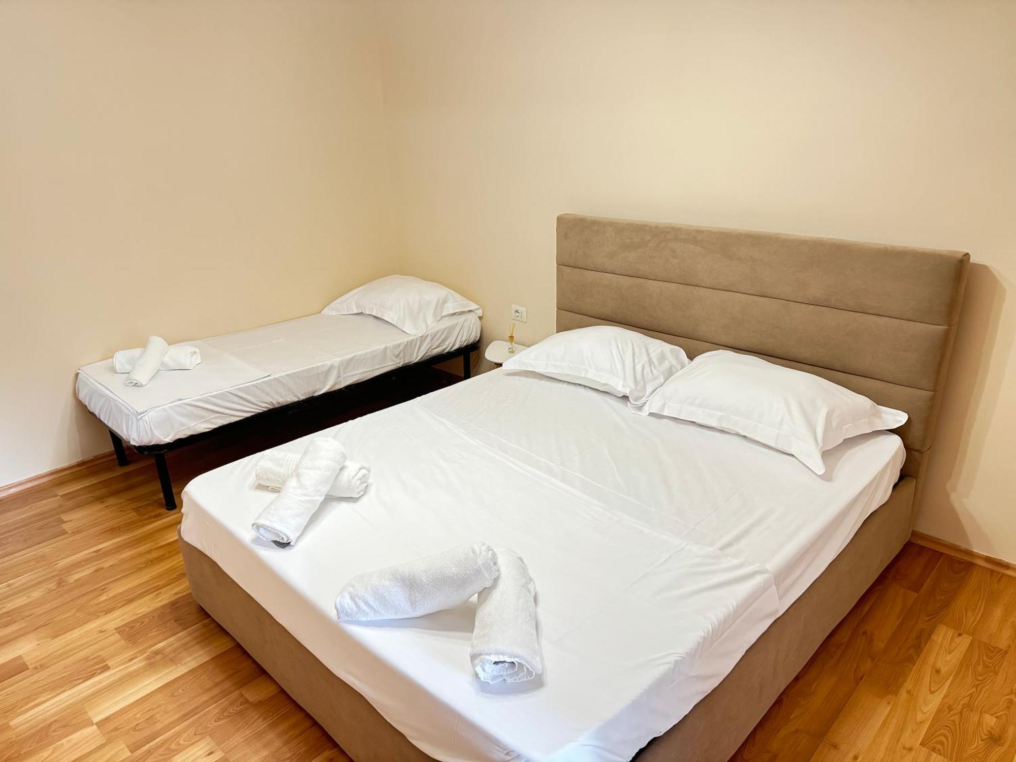 Skanderbeg Square Apartment 02 Tirana Buitenkant foto