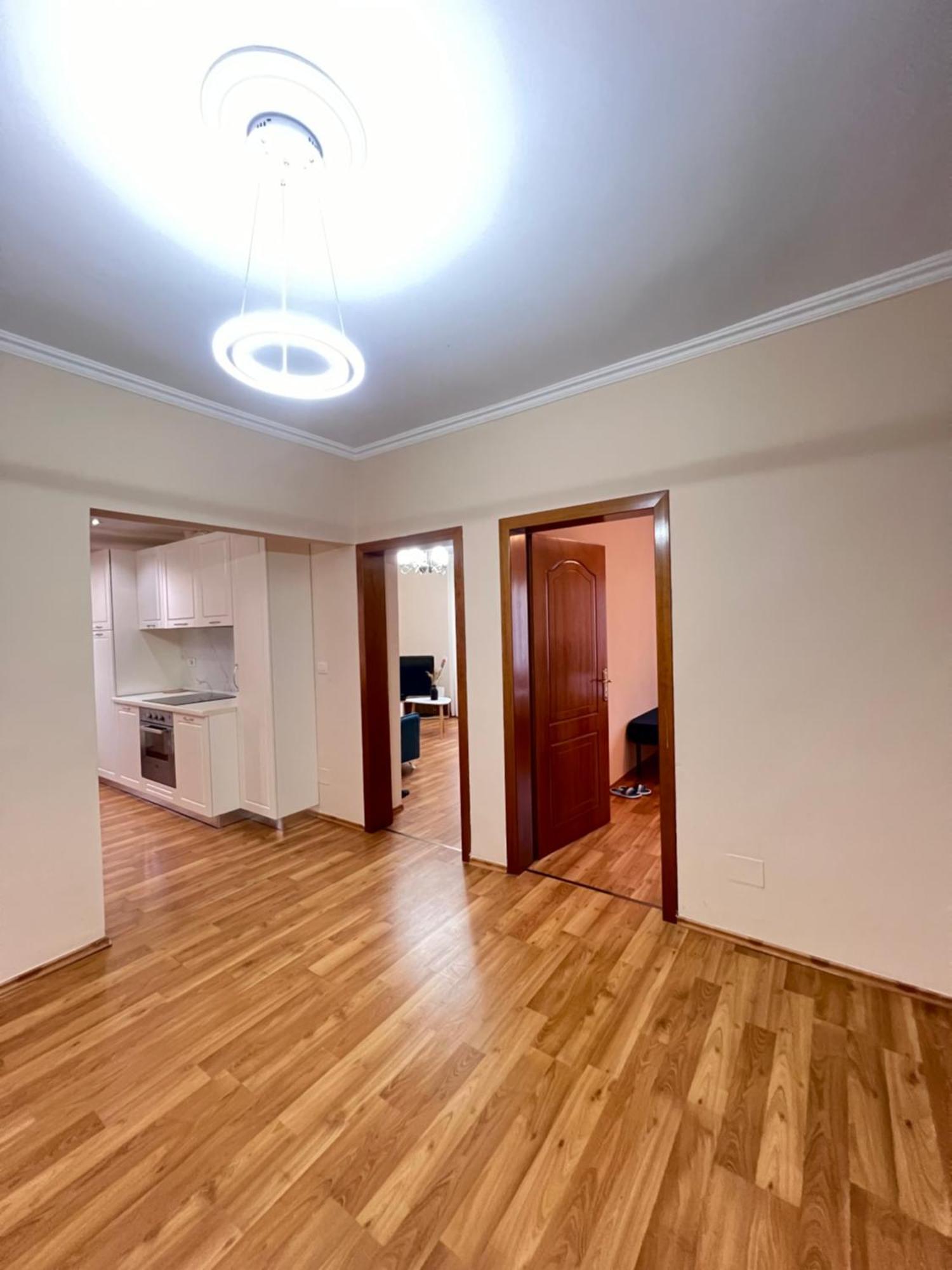 Skanderbeg Square Apartment 02 Tirana Buitenkant foto