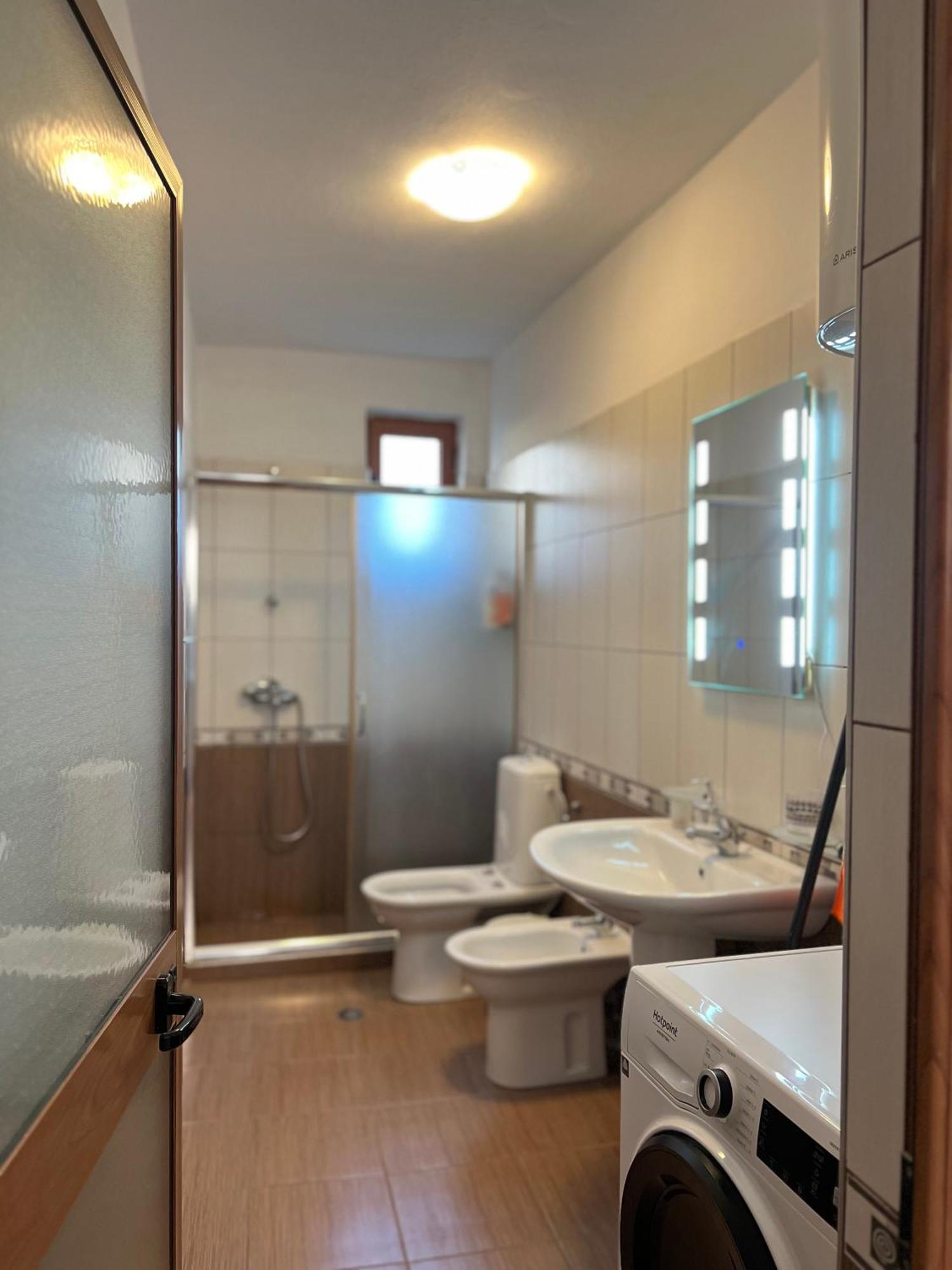 Skanderbeg Square Apartment 02 Tirana Buitenkant foto